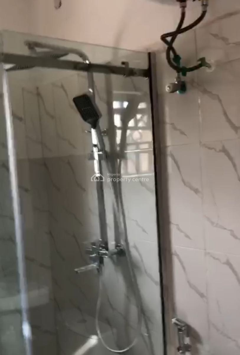 Three Bedroom Apartment, Gra Phase 2, Magodo, Lagos, Flat / Apartment for Rent