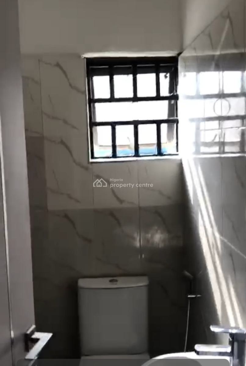 Three Bedroom Apartment, Gra Phase 2, Magodo, Lagos, Flat / Apartment for Rent