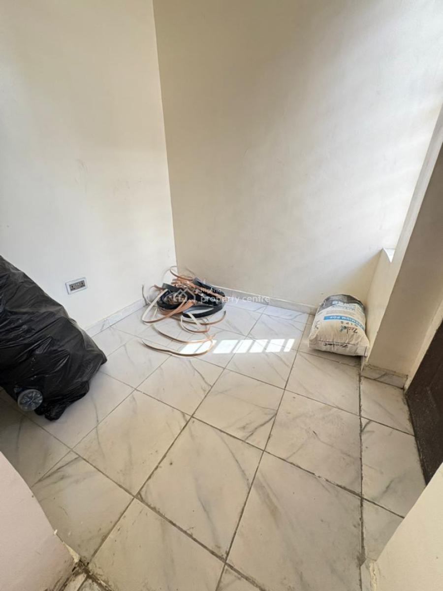 Shared Kitchen Boys Quarter Self Contain in Ikota, Ikota, Lekki, Lagos, Flat / Apartment for Rent