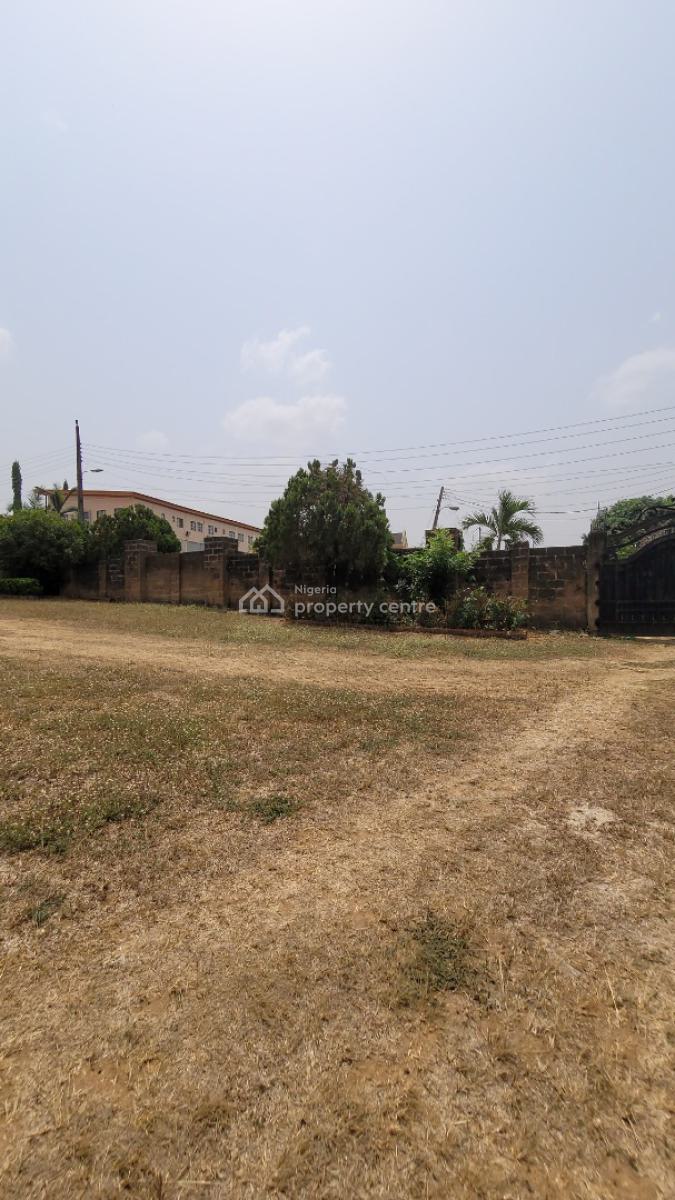 Residential Parcel of Fenced Land, Alalubosa Gra, Alalubosa, Ibadan, Oyo, Land for Sale