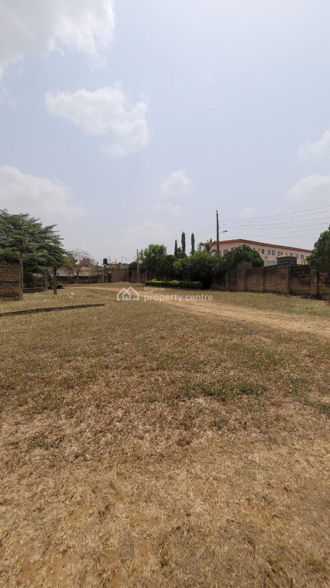 Residential Parcel of Fenced Land, Alalubosa Gra, Alalubosa, Ibadan, Oyo, Land for Sale