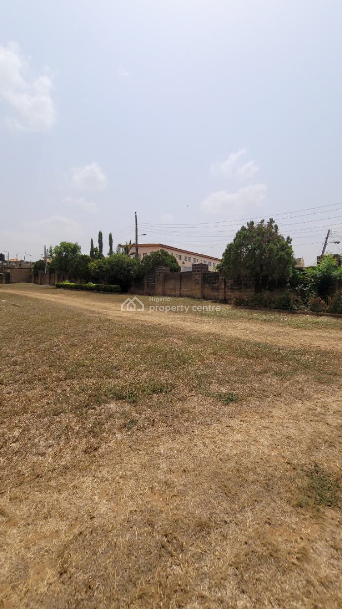 Residential Parcel of Fenced Land, Alalubosa Gra, Alalubosa, Ibadan, Oyo, Land for Sale