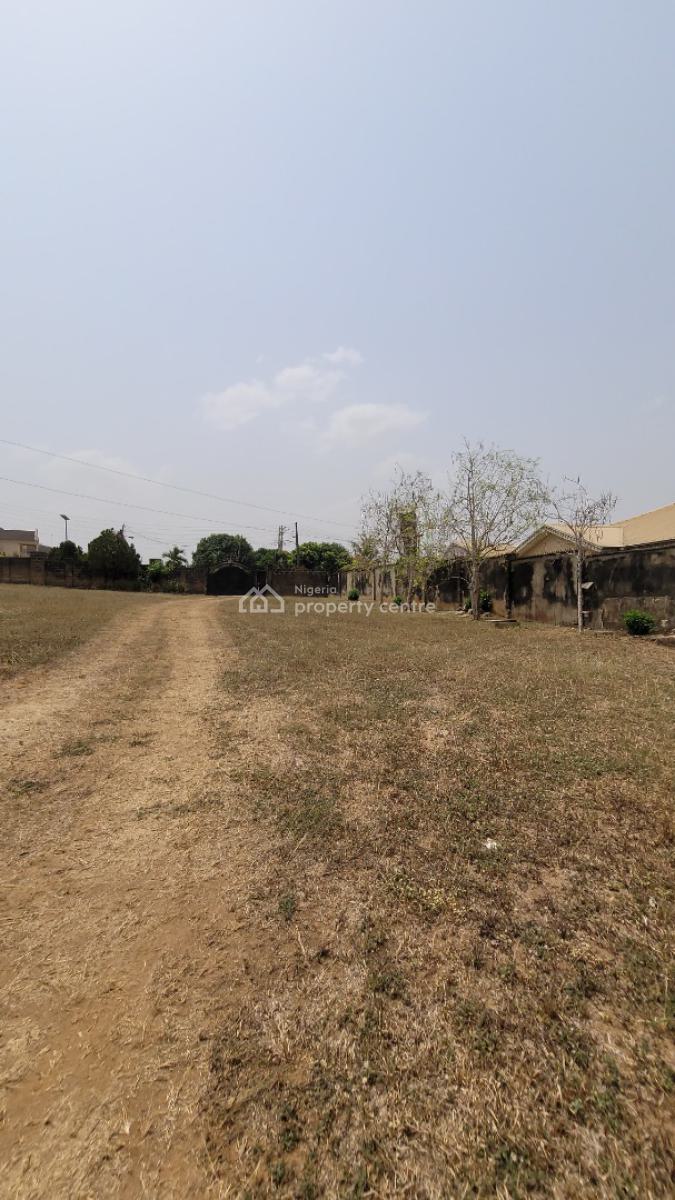 Residential Parcel of Fenced Land, Alalubosa Gra, Alalubosa, Ibadan, Oyo, Land for Sale