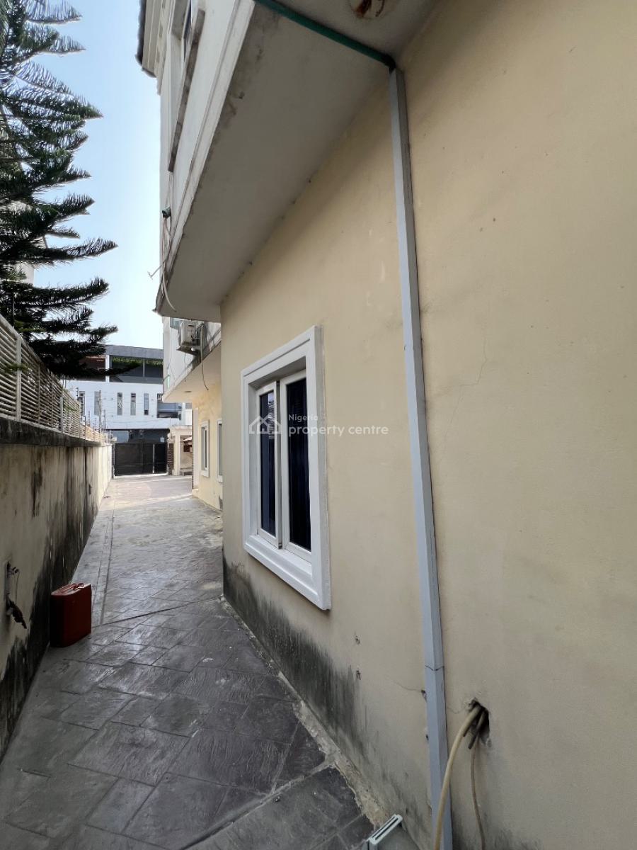 Partly Furnished and Fully Serviced Room & Parlour in Osapa London, Osapa London Estate, Osapa, Lekki, Lagos, Mini Flat (room and Parlour) for Rent