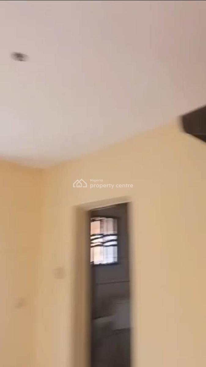 Lovely 3bedroom Flat, Soluyi, Gbagada, Lagos, Flat / Apartment for Rent