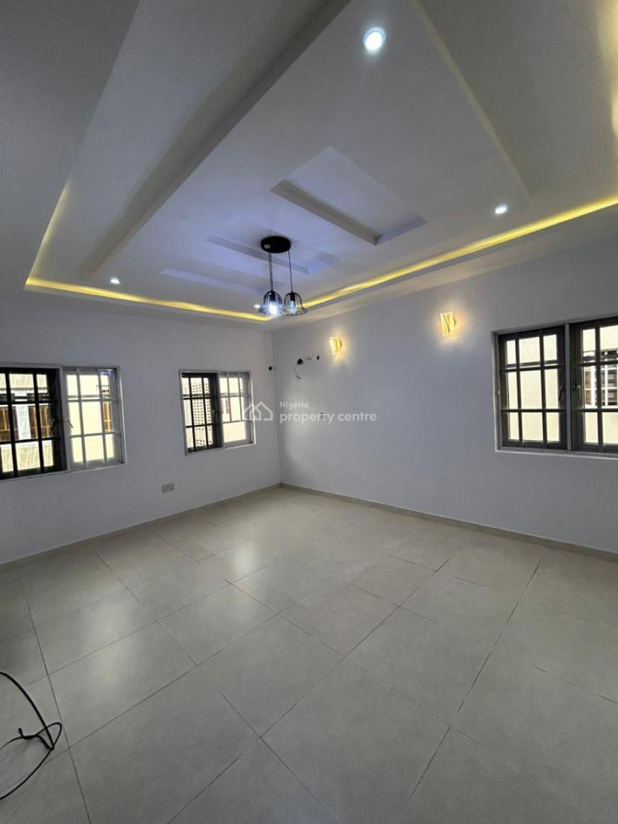 Well Maintained Four (4) Bedroom Mansionnaite with a Room Bq, Off Platinum Way, Ikate, Lekki, Lagos, Flat / Apartment for Rent