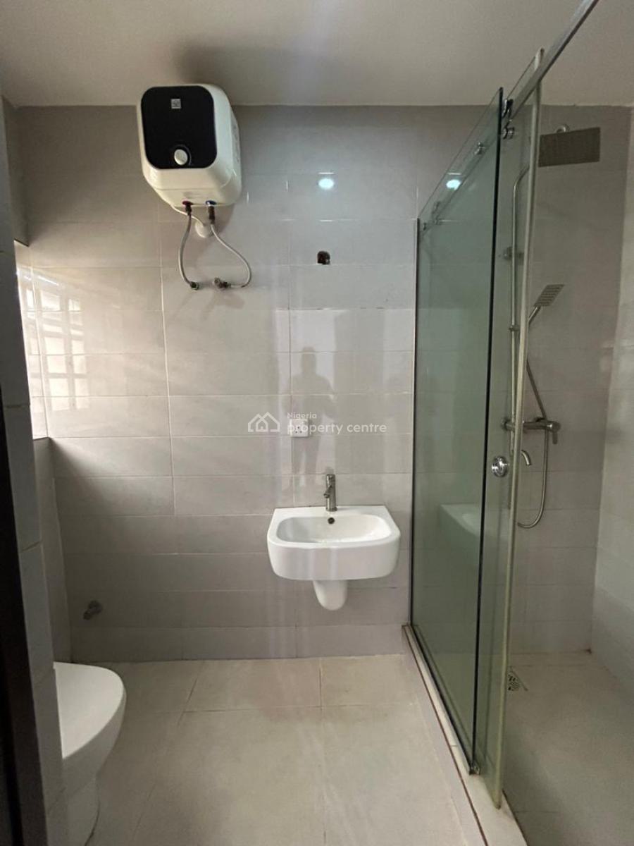 Well Maintained Four (4) Bedroom Mansionnaite with a Room Bq, Off Platinum Way, Ikate, Lekki, Lagos, Flat / Apartment for Rent