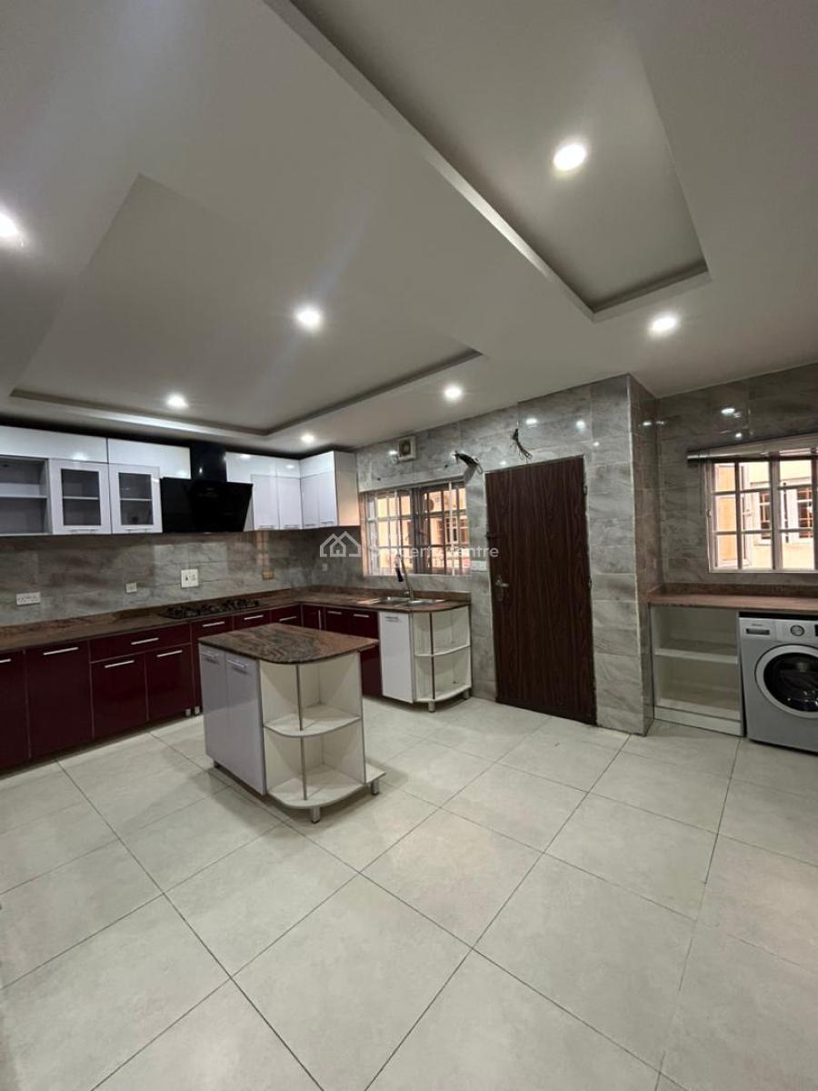 Well Maintained Four (4) Bedroom Mansionnaite with a Room Bq, Off Platinum Way, Ikate, Lekki, Lagos, Flat / Apartment for Rent