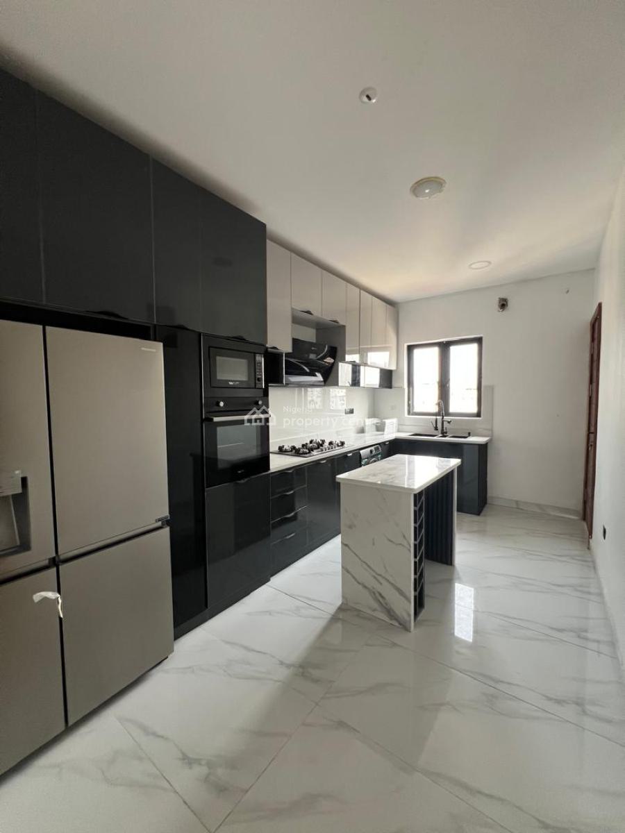 Spacious Luxury 2 Bedroom Apartment with a Room Bq, Lekki Phase1, Lekki, Lagos, Flat / Apartment for Sale