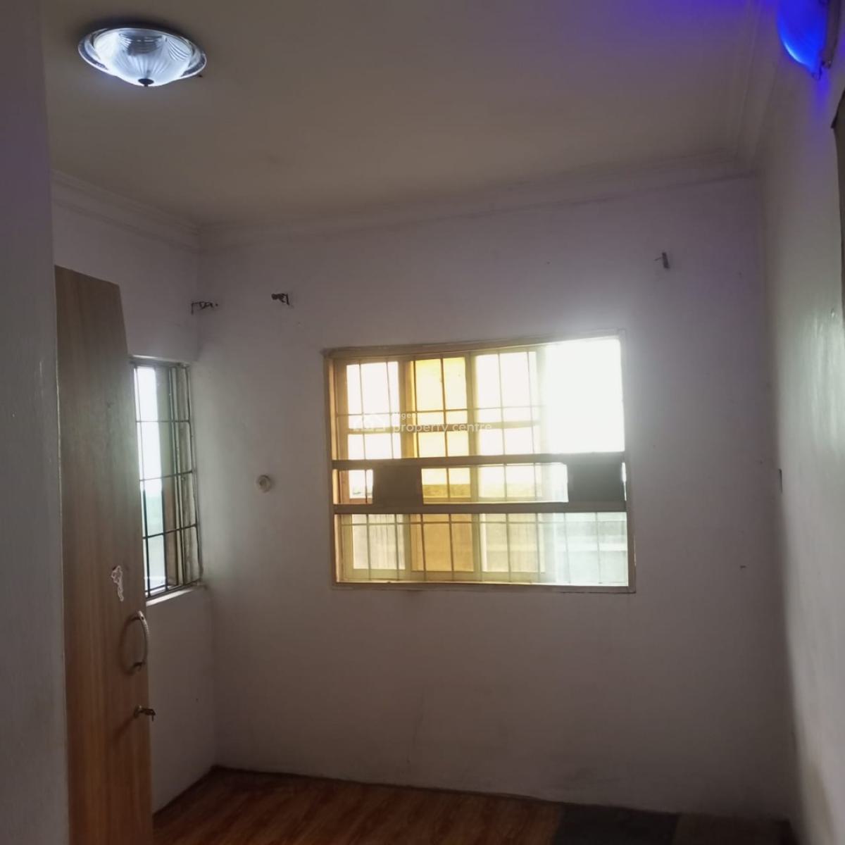 Decent 3 Bed Room Flat in Ijesha Surulere, Off Agulagika Street Ijesha Surulere, Ijesha, Surulere, Lagos, Flat / Apartment for Rent