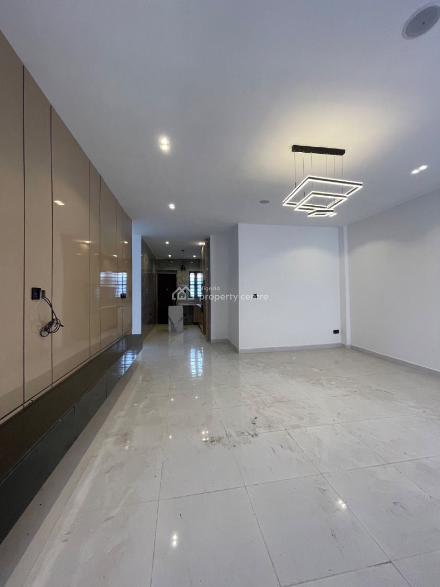 Wonderfully Finished 2 Bedroom Apartment in a Communal Living Space, Ologolo, Lekki, Lagos, Flat / Apartment for Sale