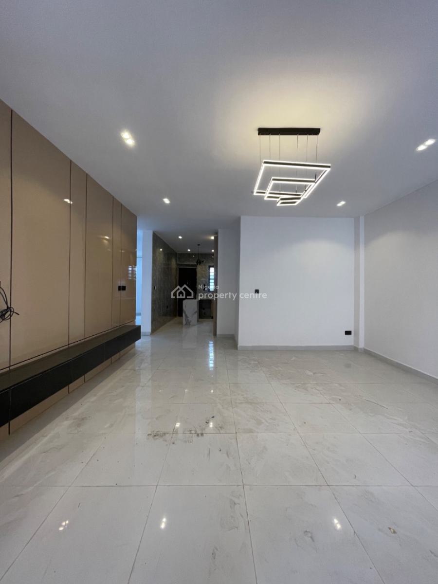 Wonderfully Finished 2 Bedroom Apartment in a Communal Living Space, Ologolo, Lekki, Lagos, Flat / Apartment for Sale