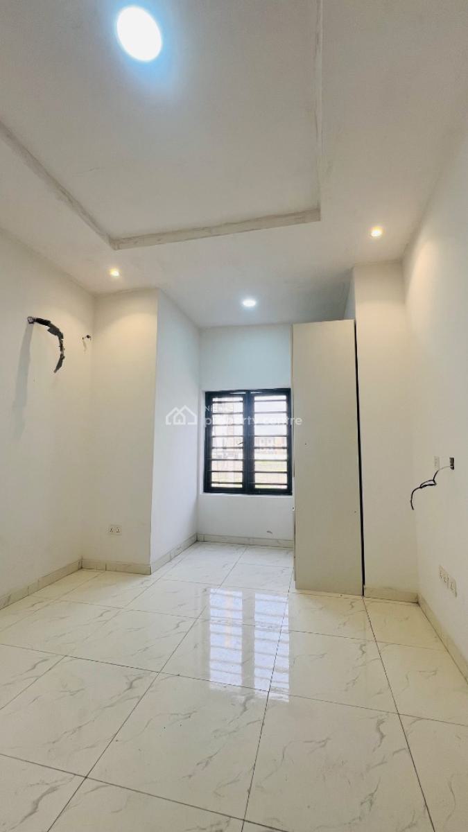 Brand New 3bedroom Apartment, Lekki Phase 1, Lekki, Lagos, Flat / Apartment for Rent