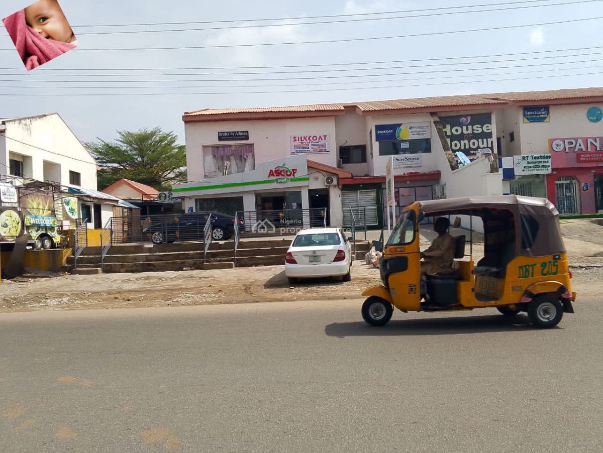 Commercial/plaza, Gwarimpa, Tarred Road, Gwarimpa 3rd Avenue, Gwarinpa, Abuja, Plaza / Complex / Mall for Sale