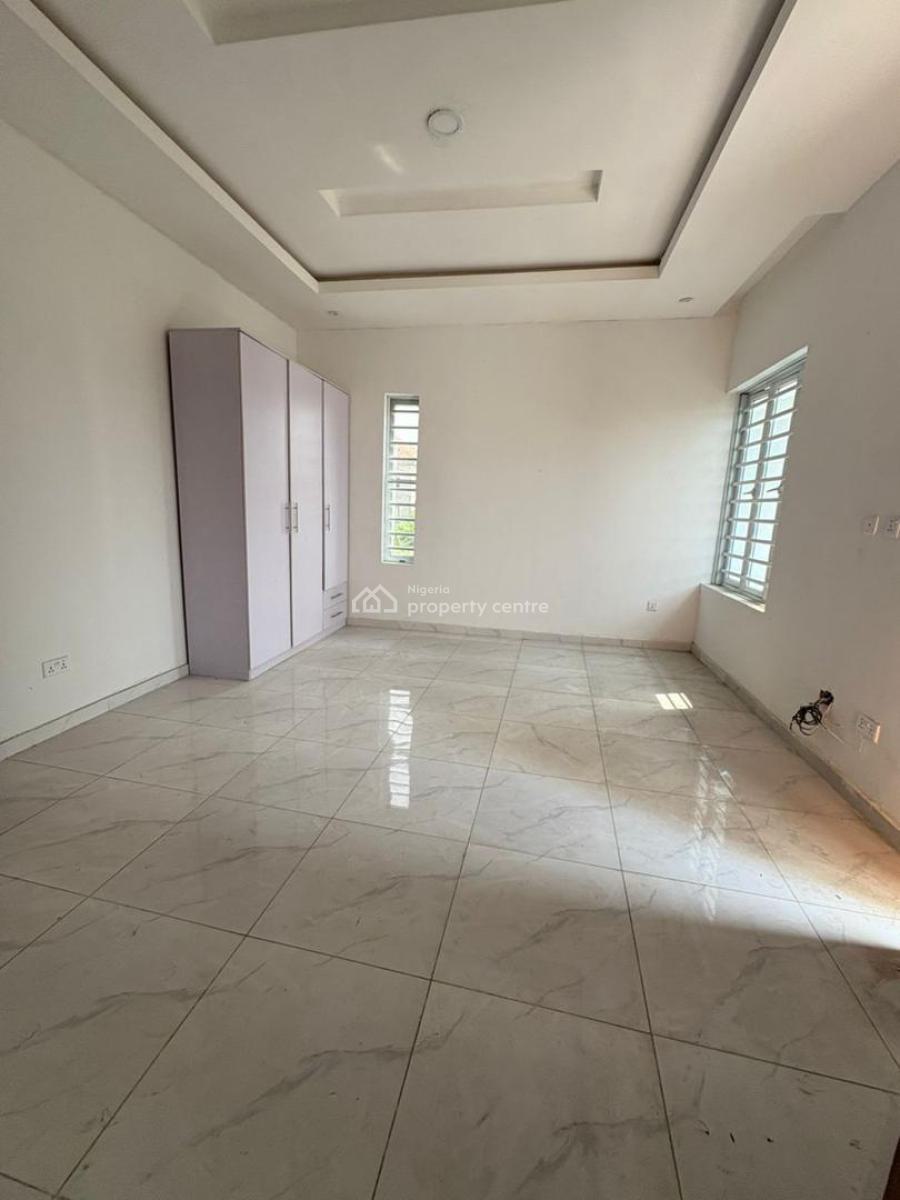 Distress Spacious 4bedroom Terrace Duplex Ikota Axis, Ikota, Lekki, Lagos, Terraced Duplex for Sale