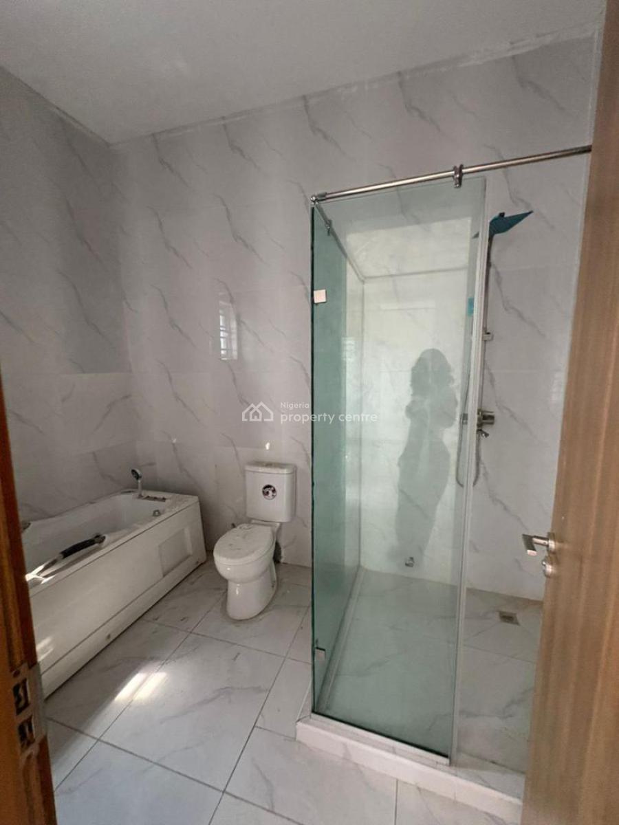 Distress Spacious 4bedroom Terrace Duplex Ikota Axis, Ikota, Lekki, Lagos, Terraced Duplex for Sale