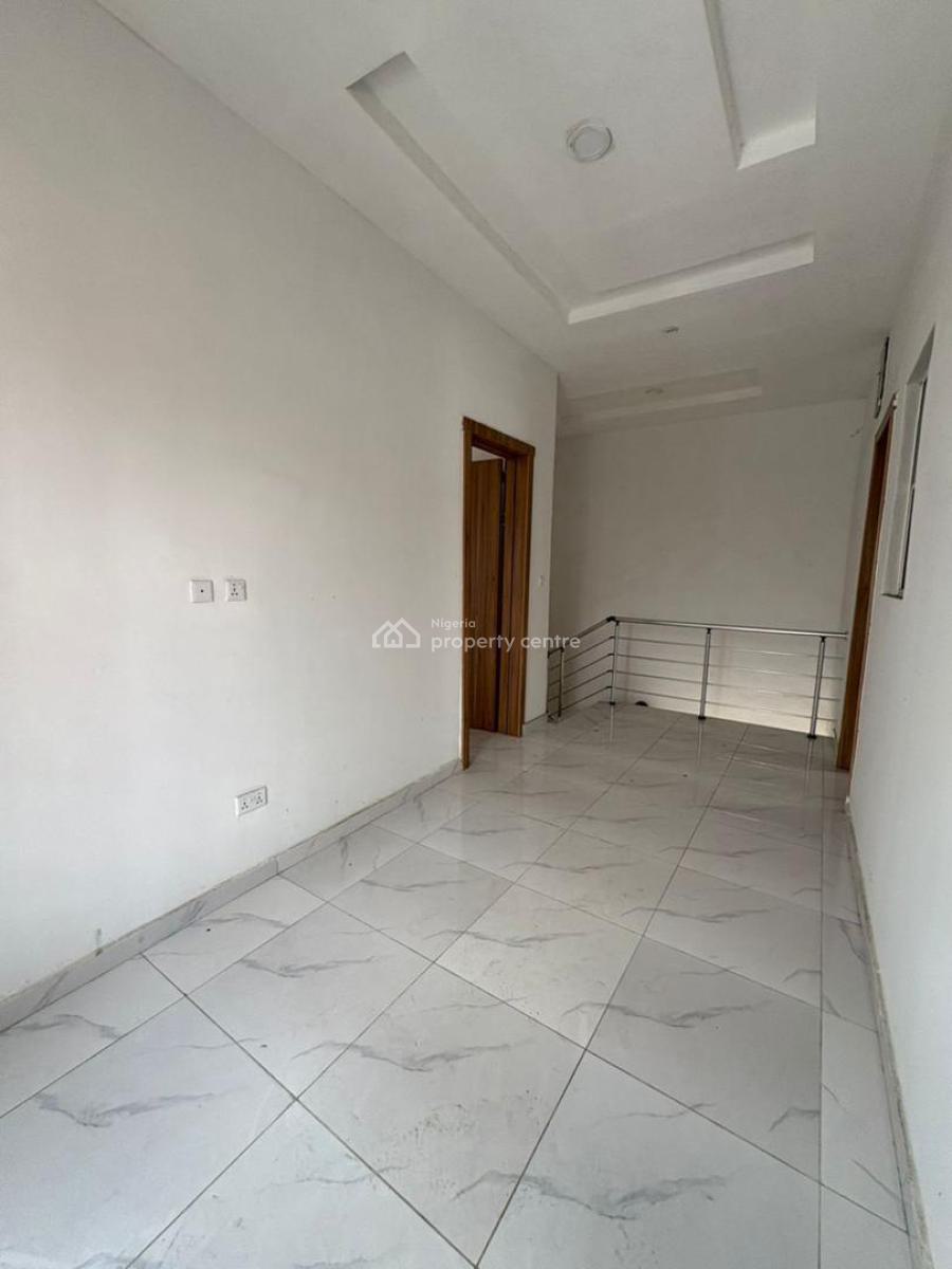 Distress Spacious 4bedroom Terrace Duplex Ikota Axis, Ikota, Lekki, Lagos, Terraced Duplex for Sale