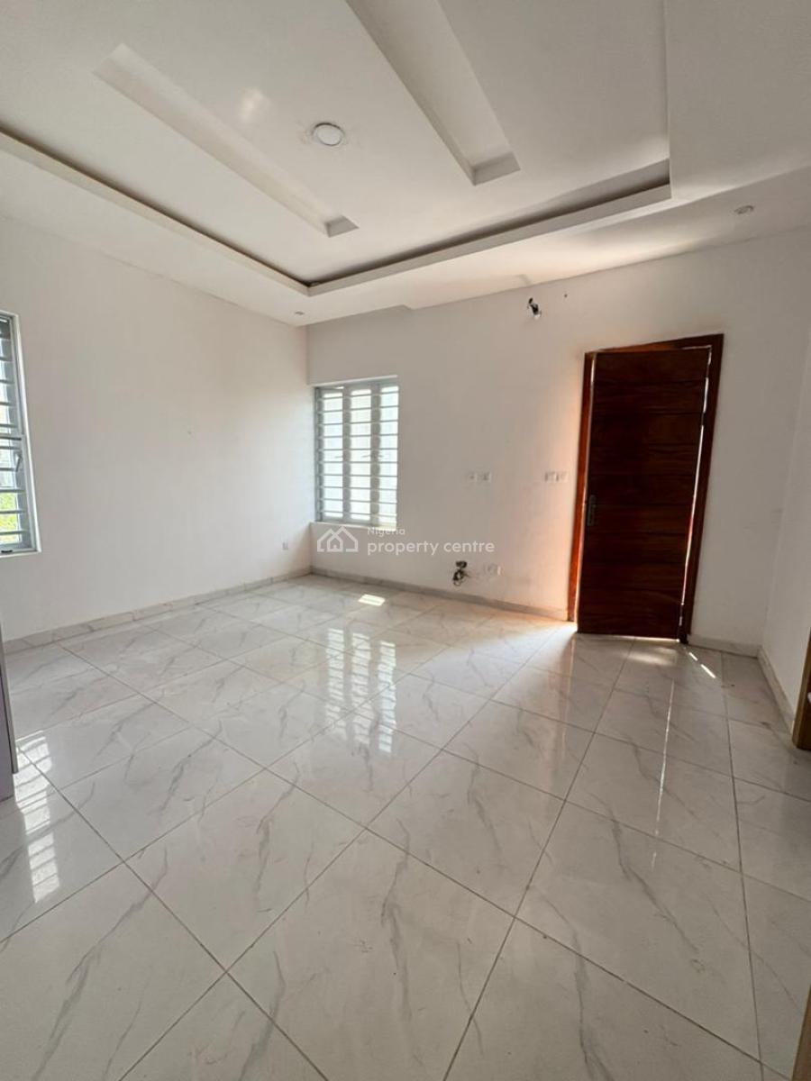 Distress Spacious 4bedroom Terrace Duplex Ikota Axis, Ikota, Lekki, Lagos, Terraced Duplex for Sale