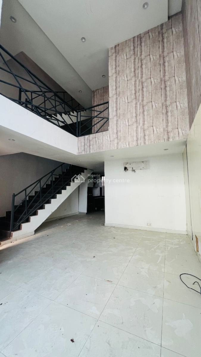 Well Built 2bedroom Maisonette with Bq, Lekki Phase 1, Lekki, Lagos, Flat / Apartment for Rent