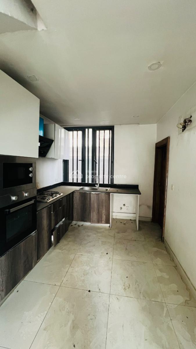 Well Built 2bedroom Maisonette with Bq, Lekki Phase 1, Lekki, Lagos, Flat / Apartment for Rent