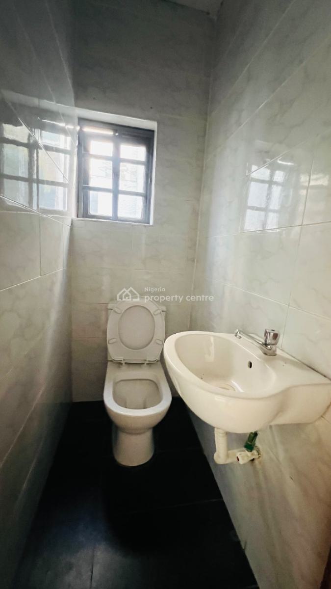 Well Built 2bedroom Maisonette with Bq, Lekki Phase 1, Lekki, Lagos, Flat / Apartment for Rent