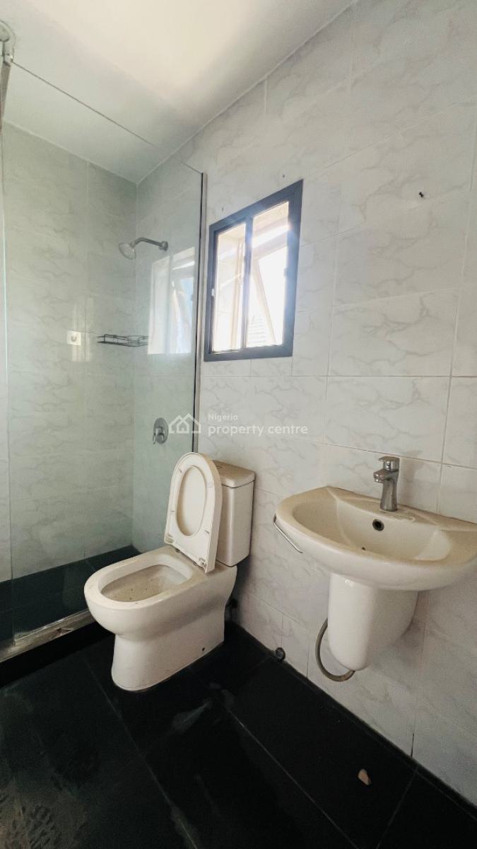 Well Built 2bedroom Maisonette with Bq, Lekki Phase 1, Lekki, Lagos, Flat / Apartment for Rent