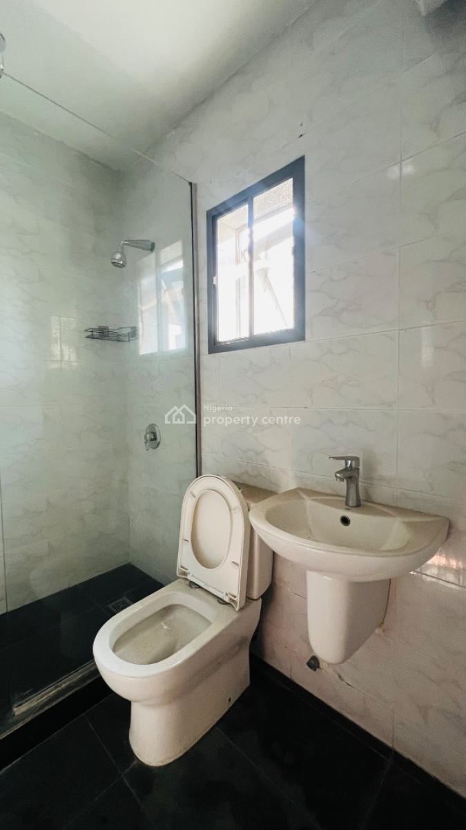 Well Built 2bedroom Maisonette with Bq, Lekki Phase 1, Lekki, Lagos, Flat / Apartment for Rent