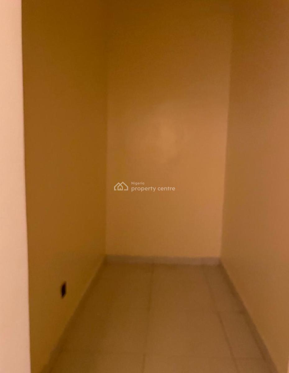 Serviced Spacious 4 Bedrooms Mansionatee with Boyz Quarter, New Road Court, Lekki, Lagos, Terraced Duplex for Rent