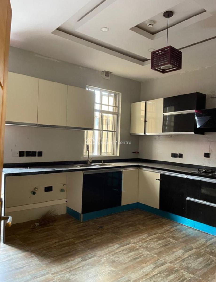 Serviced Spacious 4 Bedrooms Mansionatee with Boyz Quarter, New Road Court, Lekki, Lagos, Terraced Duplex for Rent