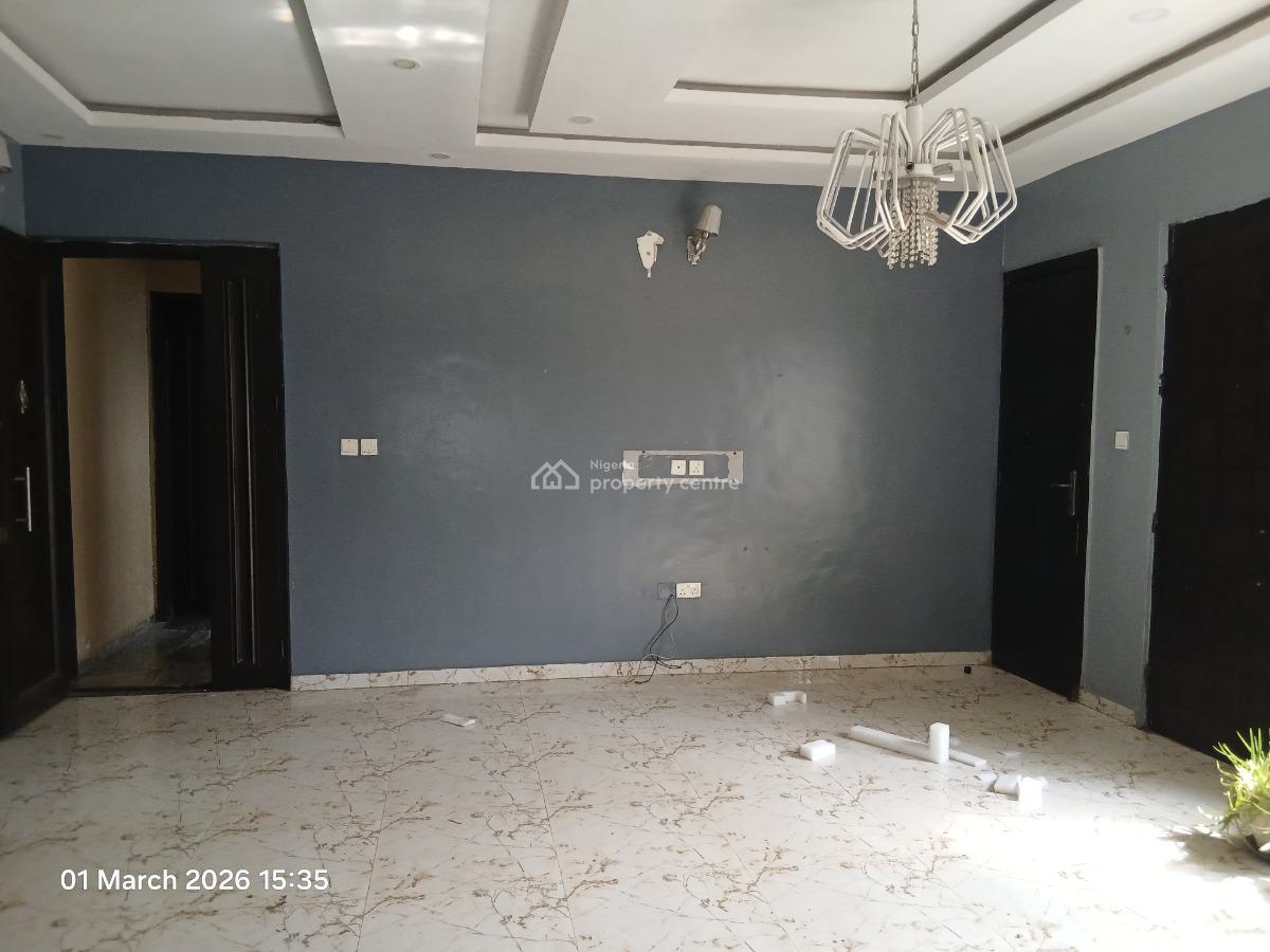 a Lovely Spacious 3 Bedroom Flat Ensuite with Bq, Off Herbert Macaulay Way, Alagomeji, Yaba, Lagos, Flat / Apartment for Sale