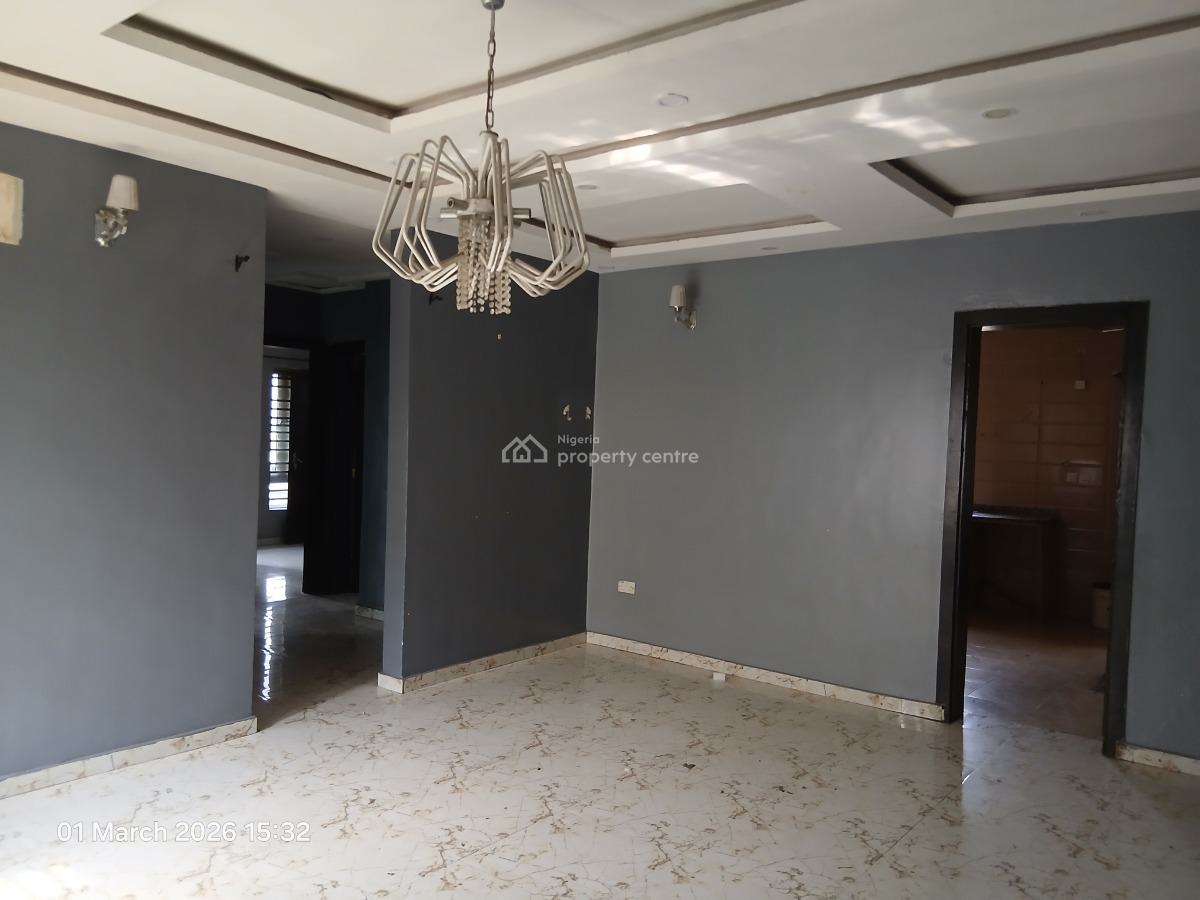 a Lovely Spacious 3 Bedroom Flat Ensuite with Bq, Off Herbert Macaulay Way, Alagomeji, Yaba, Lagos, Flat / Apartment for Sale