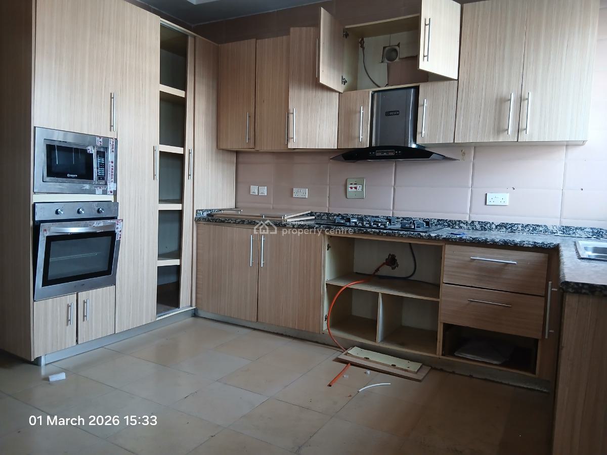 a Lovely Spacious 3 Bedroom Flat Ensuite with Bq, Off Herbert Macaulay Way, Alagomeji, Yaba, Lagos, Flat / Apartment for Sale