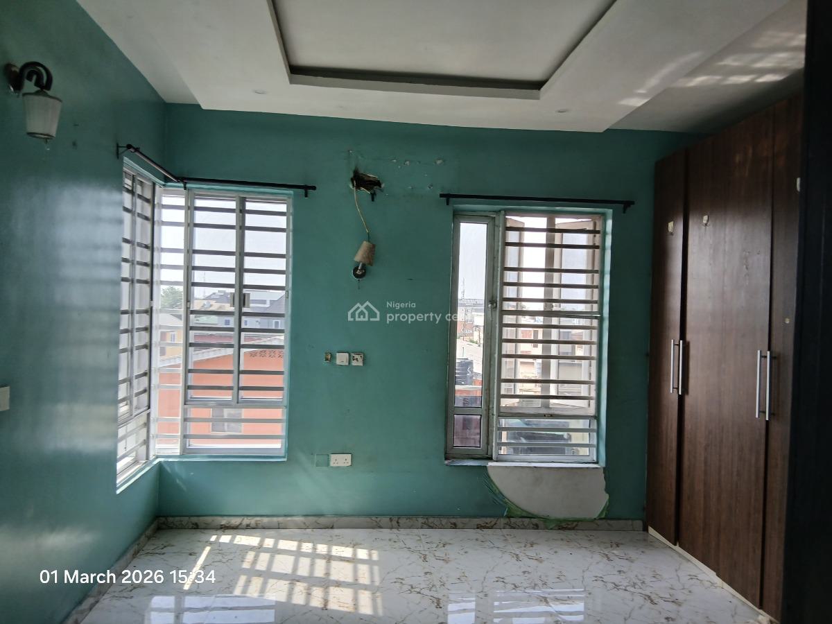 a Lovely Spacious 3 Bedroom Flat Ensuite with Bq, Off Herbert Macaulay Way, Alagomeji, Yaba, Lagos, Flat / Apartment for Sale