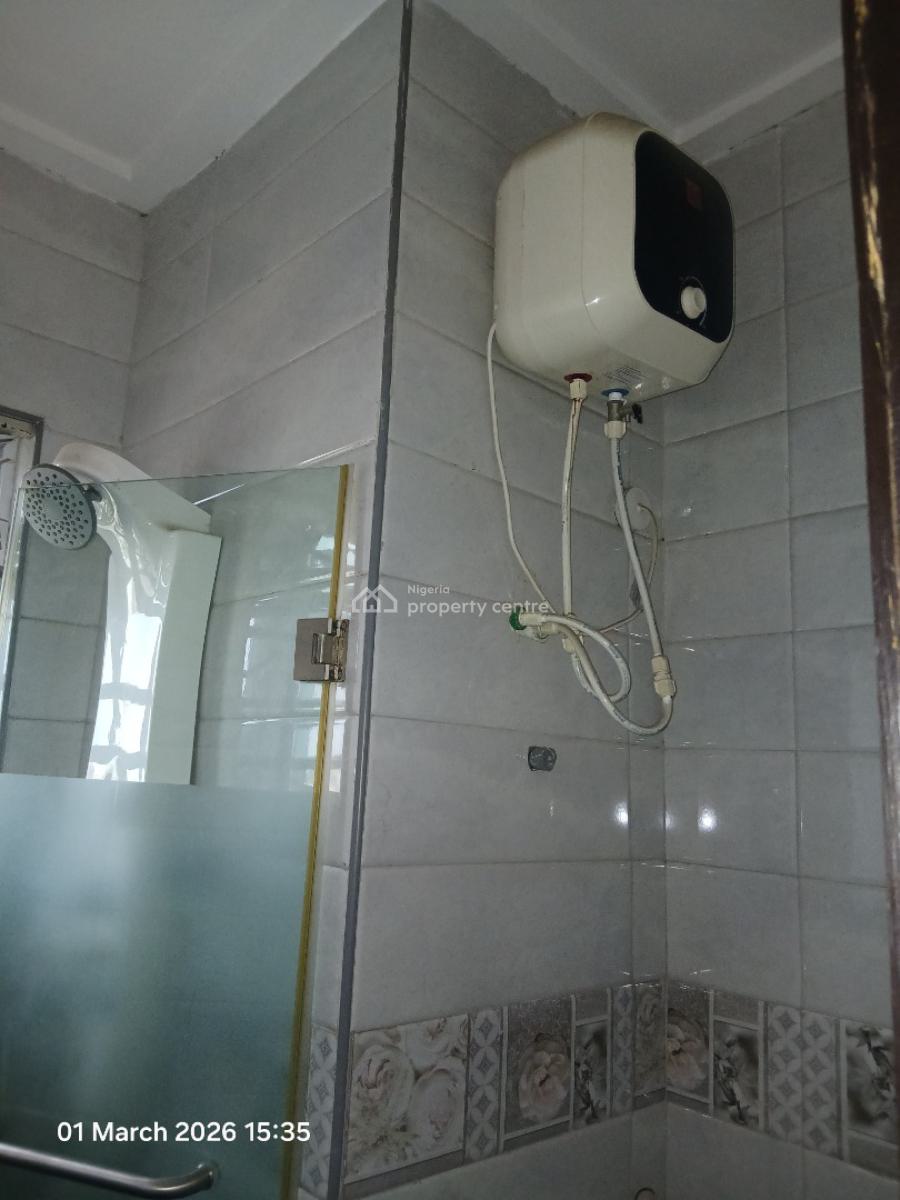 a Lovely Spacious 3 Bedroom Flat Ensuite with Bq, Off Herbert Macaulay Way, Alagomeji, Yaba, Lagos, Flat / Apartment for Sale