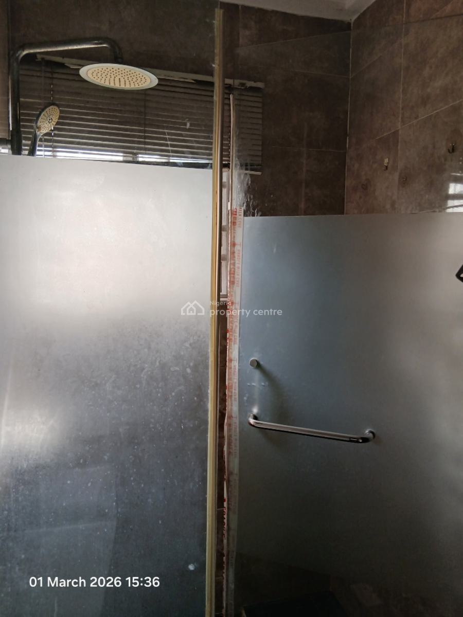 a Lovely Spacious 3 Bedroom Flat Ensuite with Bq, Off Herbert Macaulay Way, Alagomeji, Yaba, Lagos, Flat / Apartment for Sale