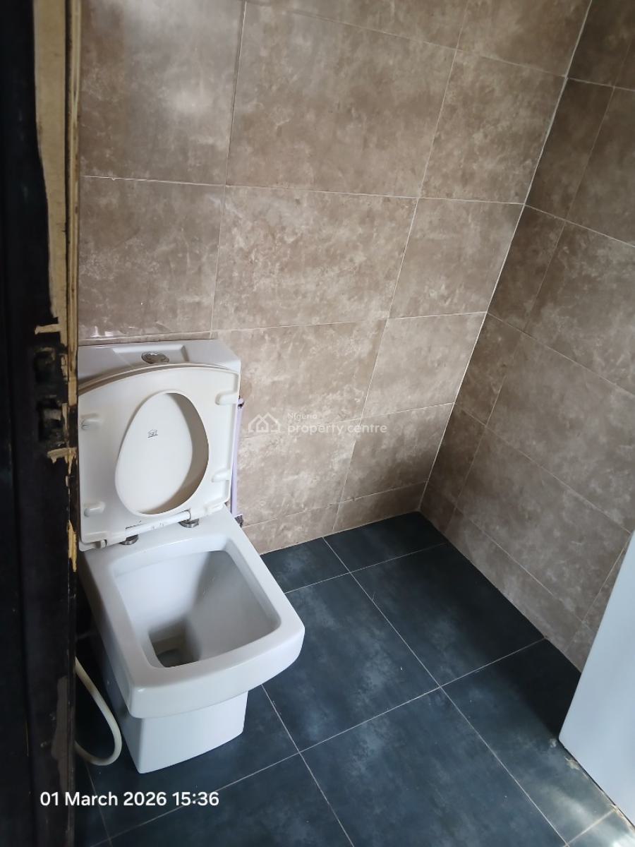 a Lovely Spacious 3 Bedroom Flat Ensuite with Bq, Off Herbert Macaulay Way, Alagomeji, Yaba, Lagos, Flat / Apartment for Sale
