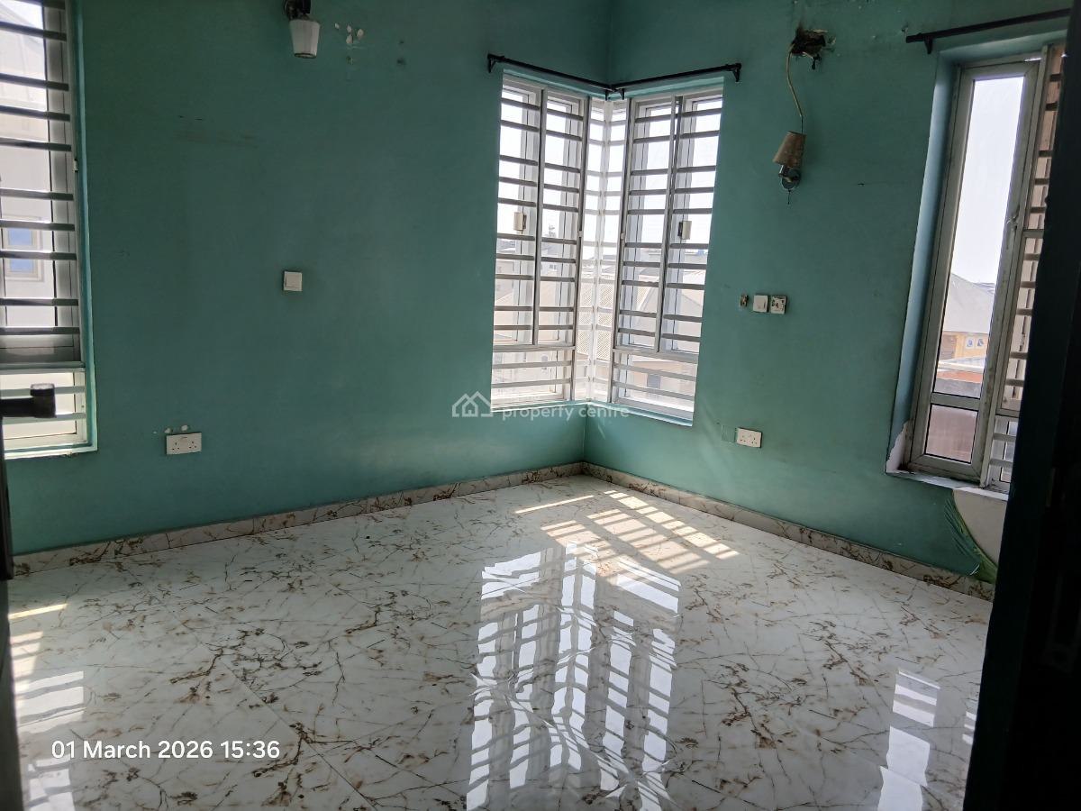 a Lovely Spacious 3 Bedroom Flat Ensuite with Bq, Off Herbert Macaulay Way, Alagomeji, Yaba, Lagos, Flat / Apartment for Sale