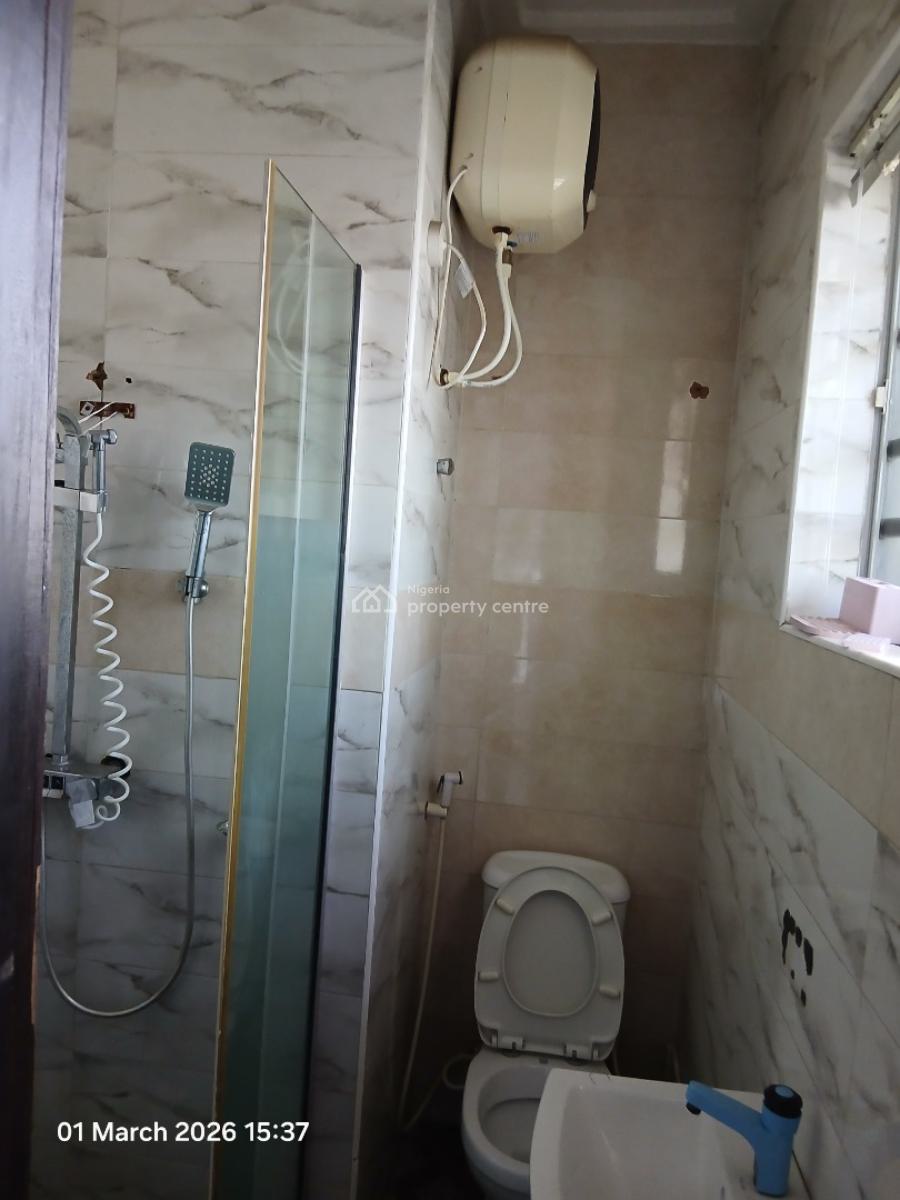 a Lovely Spacious 3 Bedroom Flat Ensuite with Bq, Off Herbert Macaulay Way, Alagomeji, Yaba, Lagos, Flat / Apartment for Sale