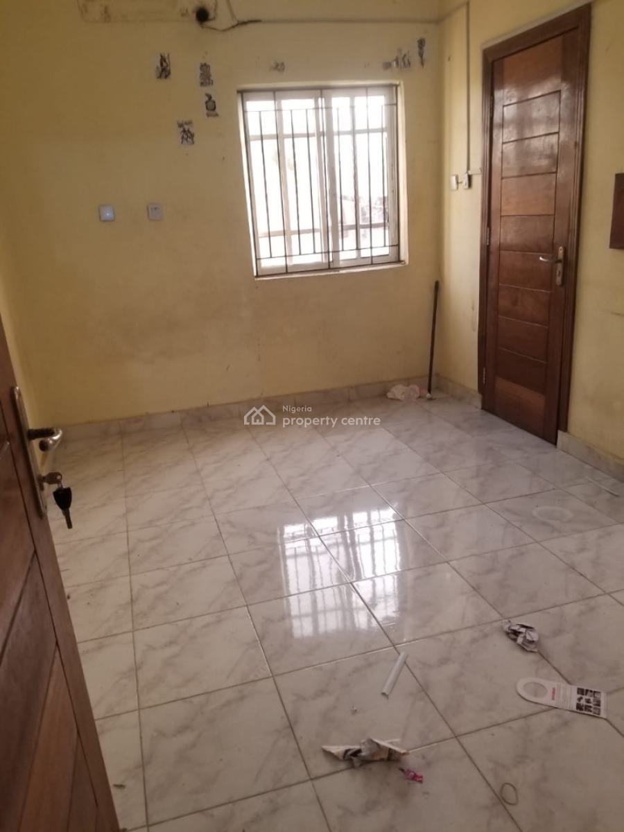 a Spacious Room in a Shared Apartment, Lekki Scheme By Mobil Road, Lekki, Lagos, Self Contain (single Rooms) for Rent