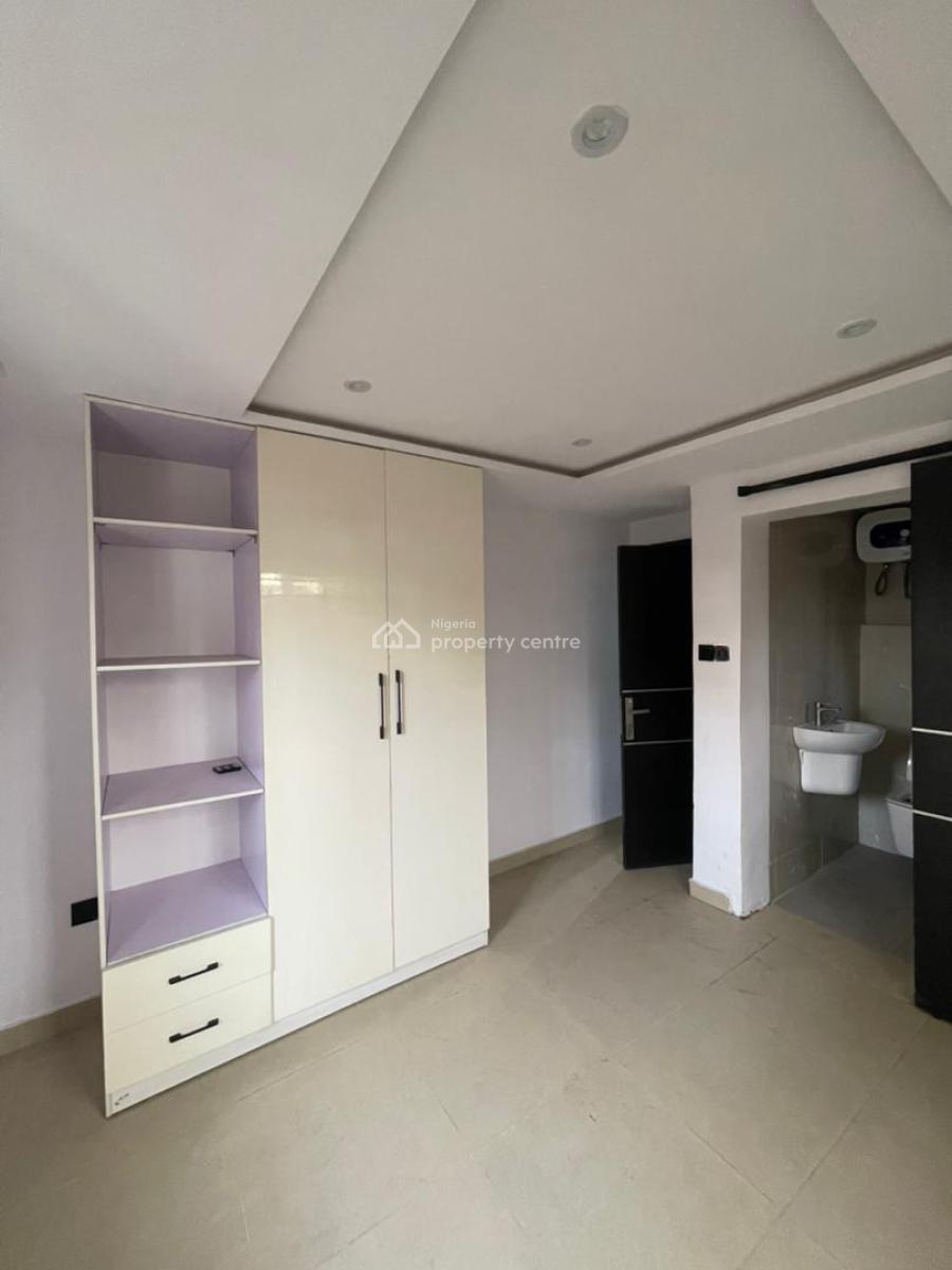 Well Structed 3bedroom Apartment, Lekki Phase 1, Lekki, Lagos, Flat / Apartment for Sale