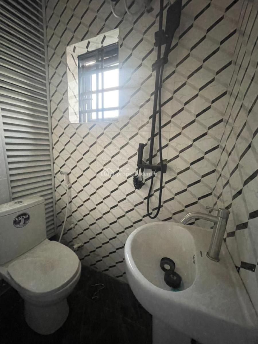 Apartment for 20 Years Lease, Yaba, Lagos, Flat / Apartment for Rent