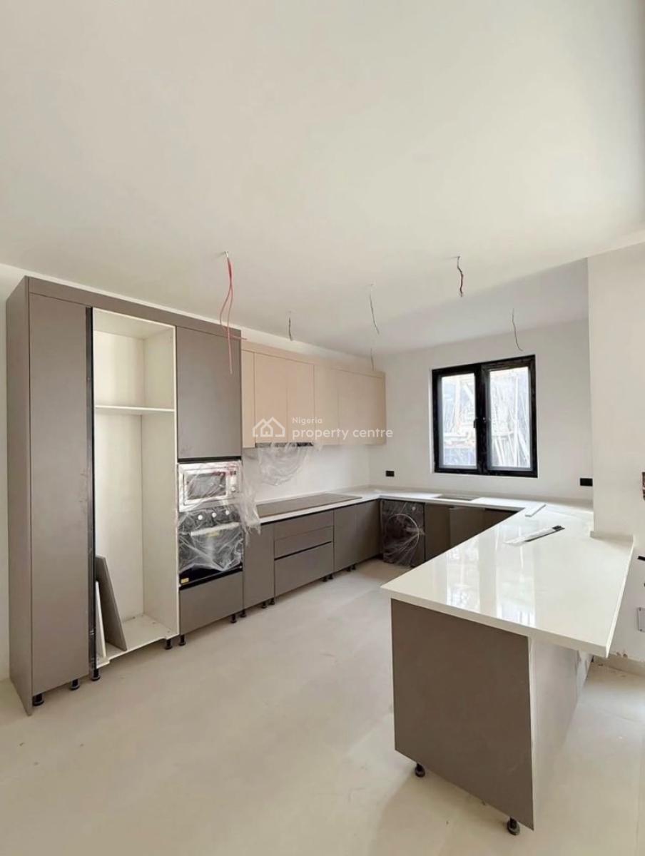 Contemporary 3 Bedroom Apartment, Lekki Phase 1, Lekki, Lagos, Flat / Apartment for Sale