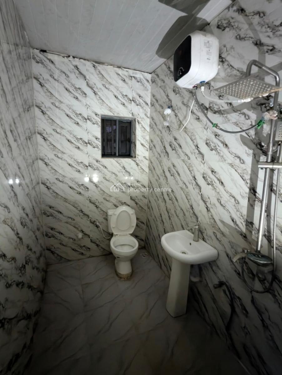 Move-in Ready: Contemporary 2-bedroom Spacious Apartment., Ogombo, Ajah, Lagos, Flat / Apartment for Rent