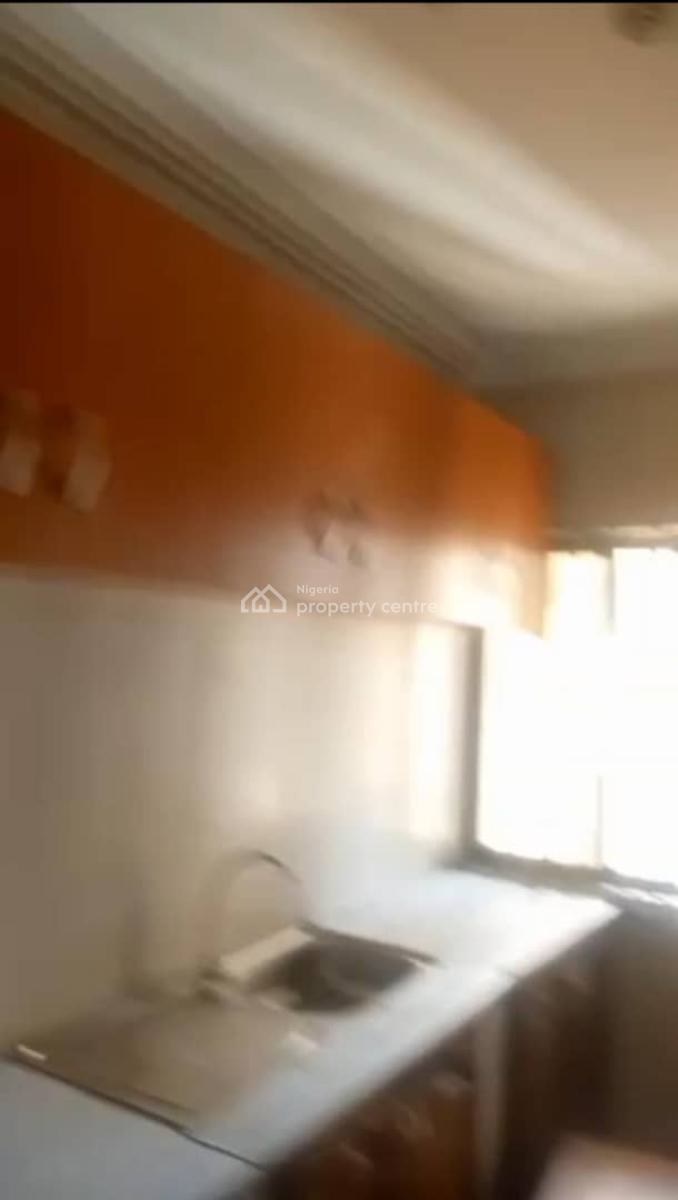 Lovely 3bedroom Flat, Sholuyi, Gbagada, Lagos, Flat / Apartment for Rent