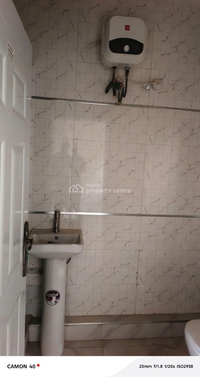 Clean 2 Bedroom Flat, Jabi Evirons, Jabi, Abuja, Flat / Apartment for Rent