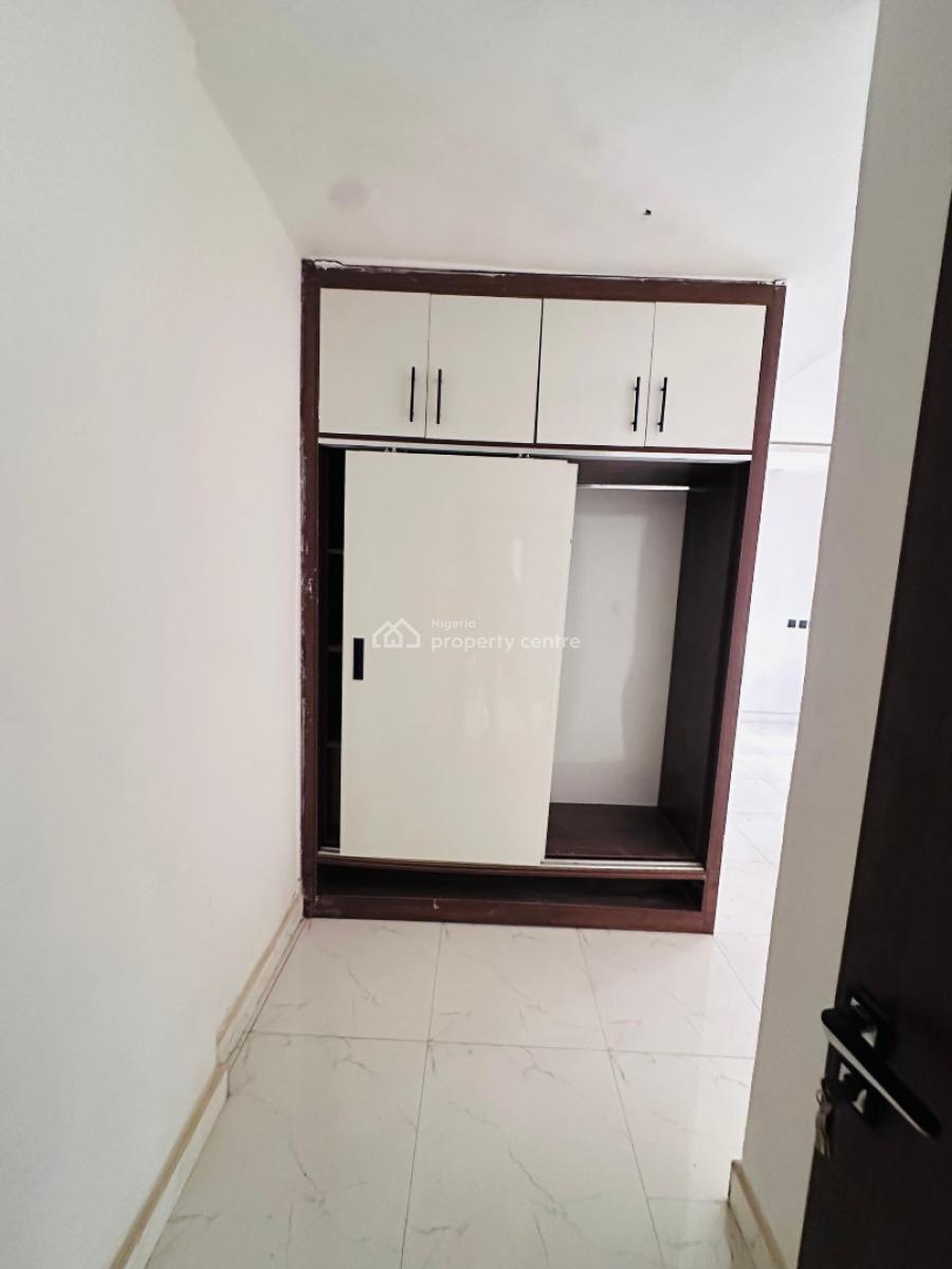 3 Bedroom Flat  Swimming Pool  Elevator  Fitted Kitchen, Jahi, Abuja, Block of Flats for Sale