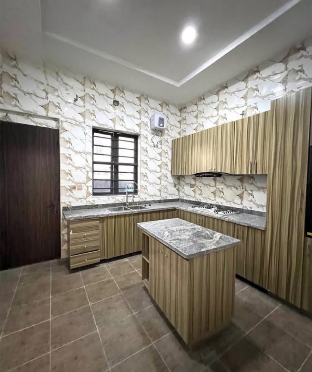 4 𝐁𝐄𝐃𝐑𝐎𝐎𝐌 𝐒𝐄𝐌𝐈 𝐃𝐄𝐓𝐀𝐂𝐇𝐄𝐃 𝐃𝐔𝐏𝐋𝐄𝐗, Orchid, Lekki, Lekki Phase 2, Lekki, Lagos, Semi-detached Duplex for Rent