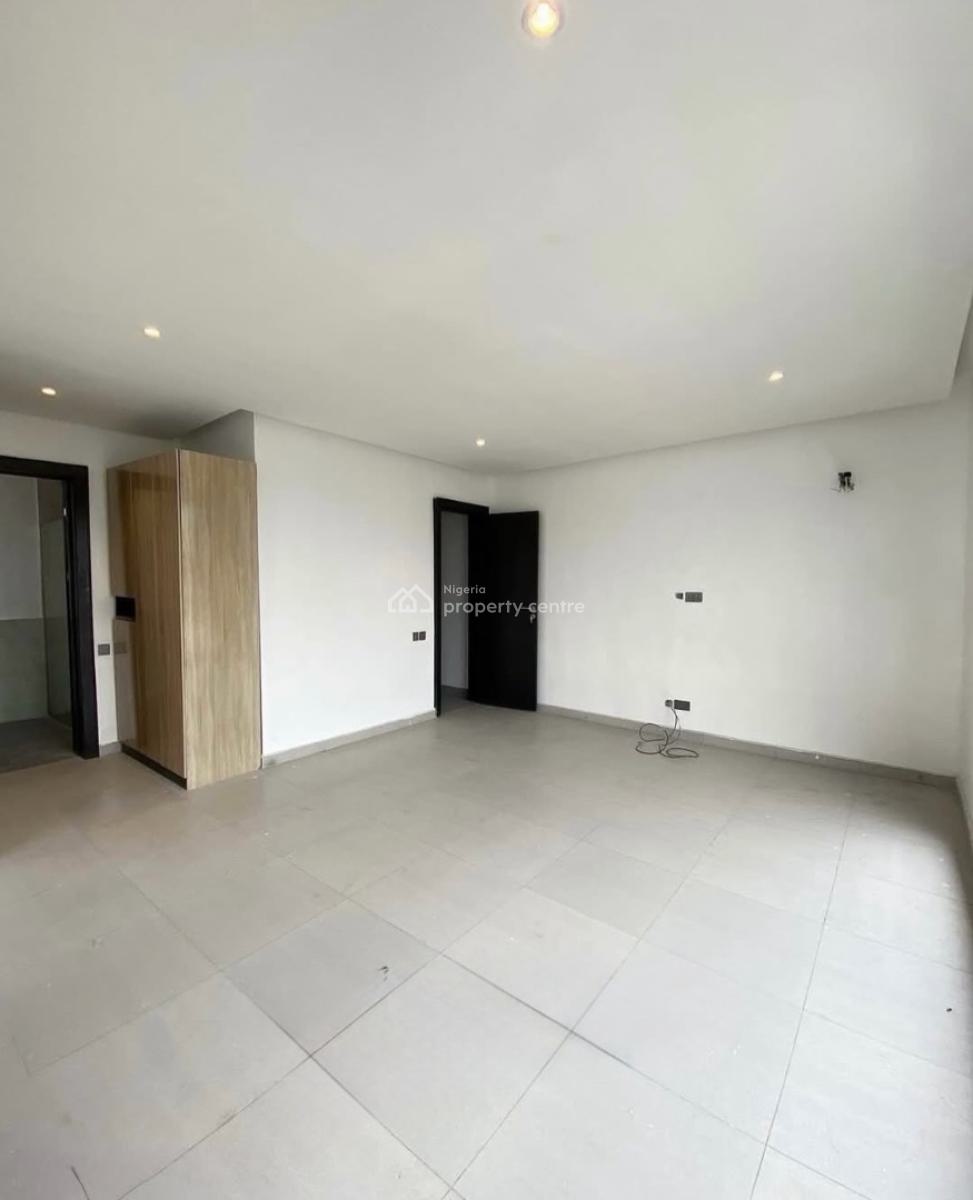 Serviced with 24/7 Power Suppy 2 Bedroom En-suite Maisonette with an O, Lekki Phase 1, Lekki, Lagos, House for Rent