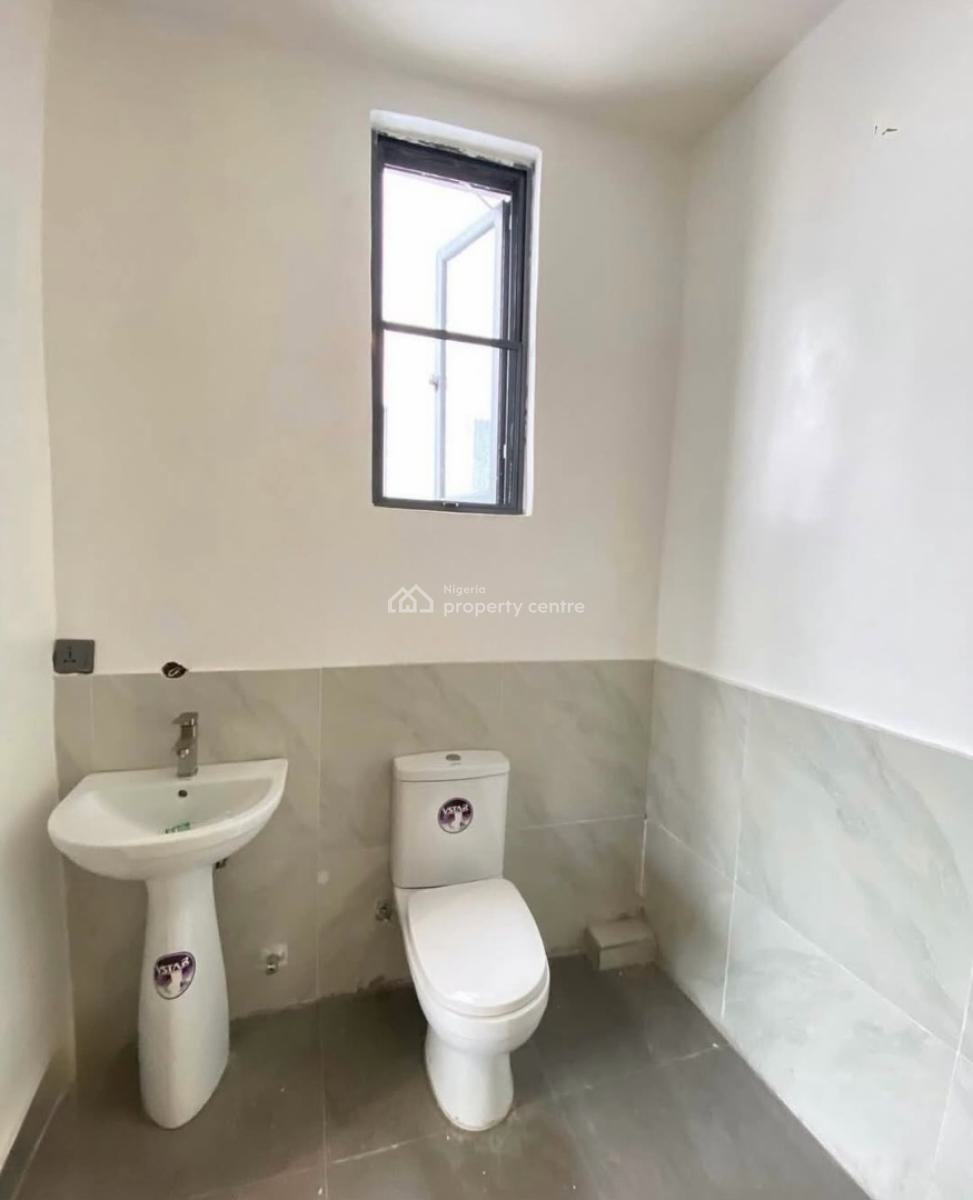 Serviced with 24/7 Power Suppy 2 Bedroom En-suite Maisonette with an O, Lekki Phase 1, Lekki, Lagos, House for Rent