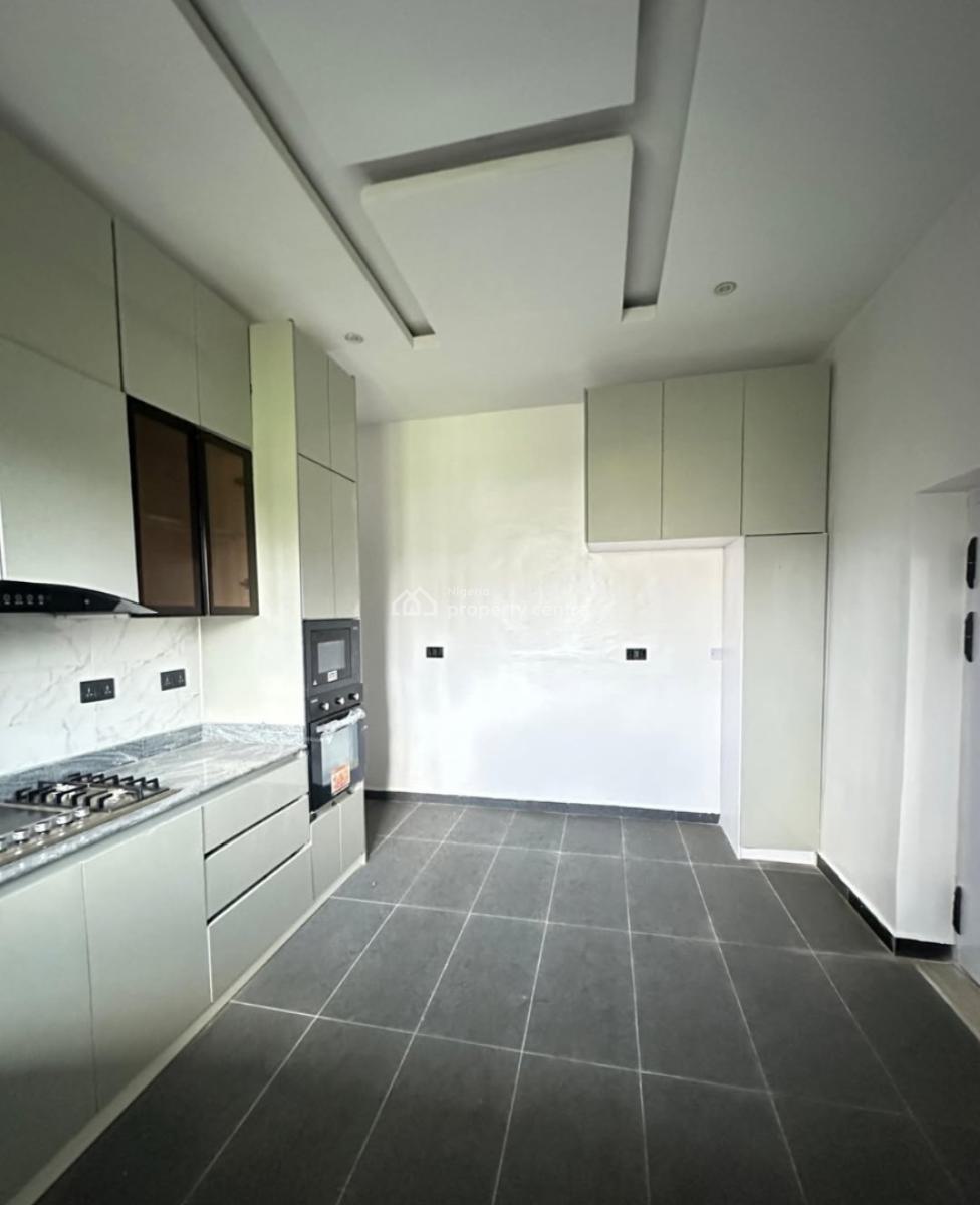 Serviced with 24/7 Power Supply 3 Bedroom En-suite Flat with an Enclos, Victoria Island (vi), Lagos, Flat / Apartment for Rent